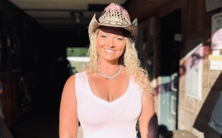 Warrants Issued for Woman Leaving the Scene, Posting “No Trespass” signs